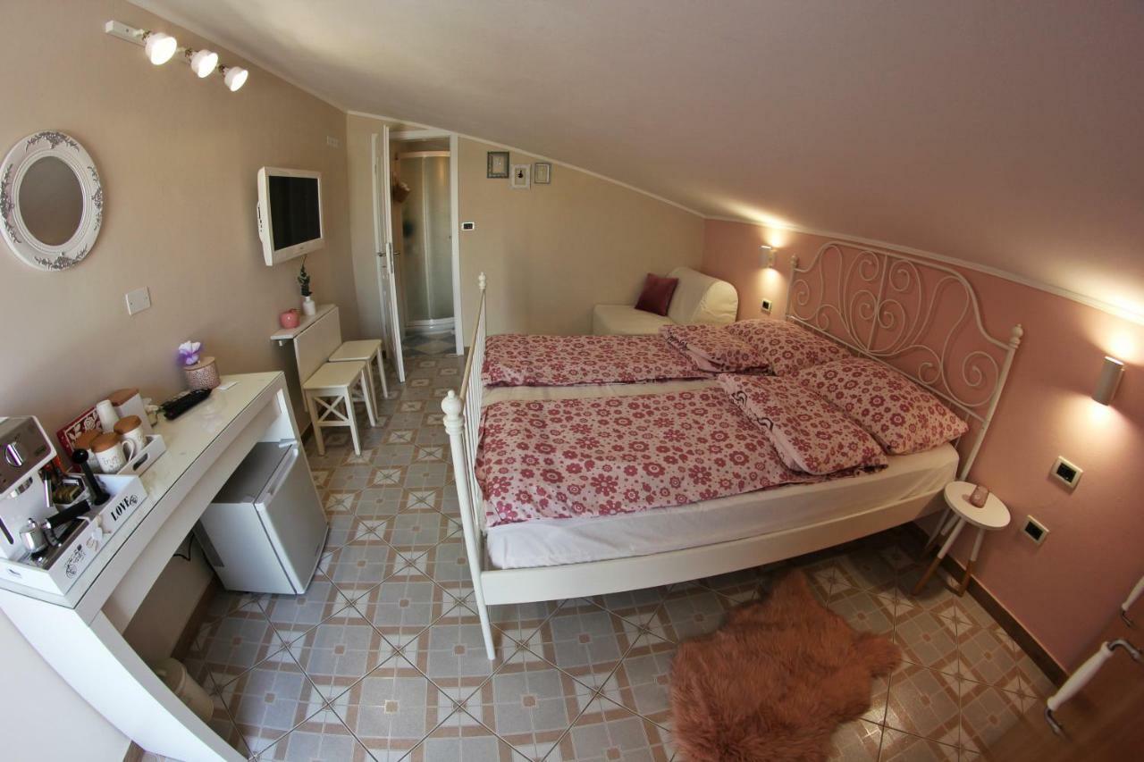 Room And Apartment Doris Lovrečica Екстериор снимка
