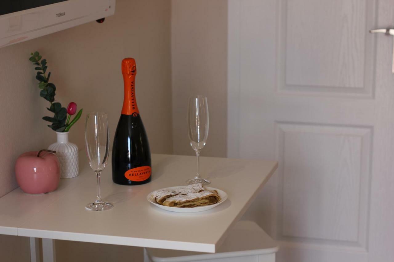 Room And Apartment Doris Lovrečica Екстериор снимка