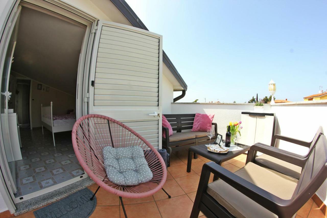 Room And Apartment Doris Lovrečica Екстериор снимка