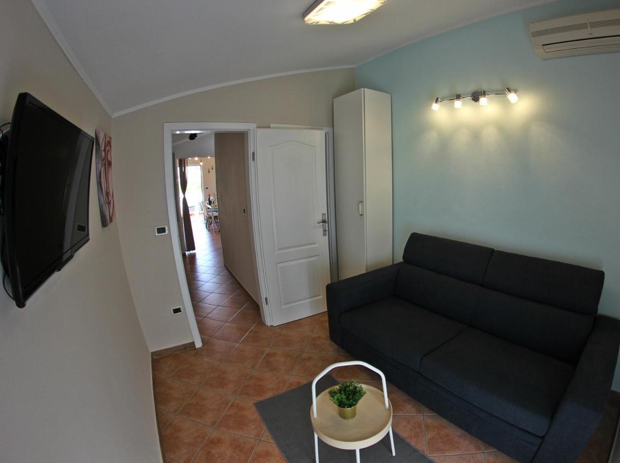 Room And Apartment Doris Lovrečica Екстериор снимка
