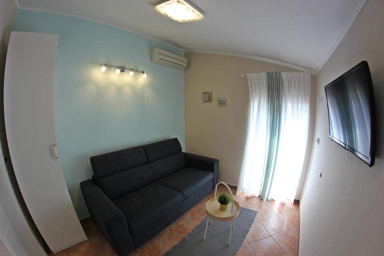 Room And Apartment Doris Lovrečica Екстериор снимка