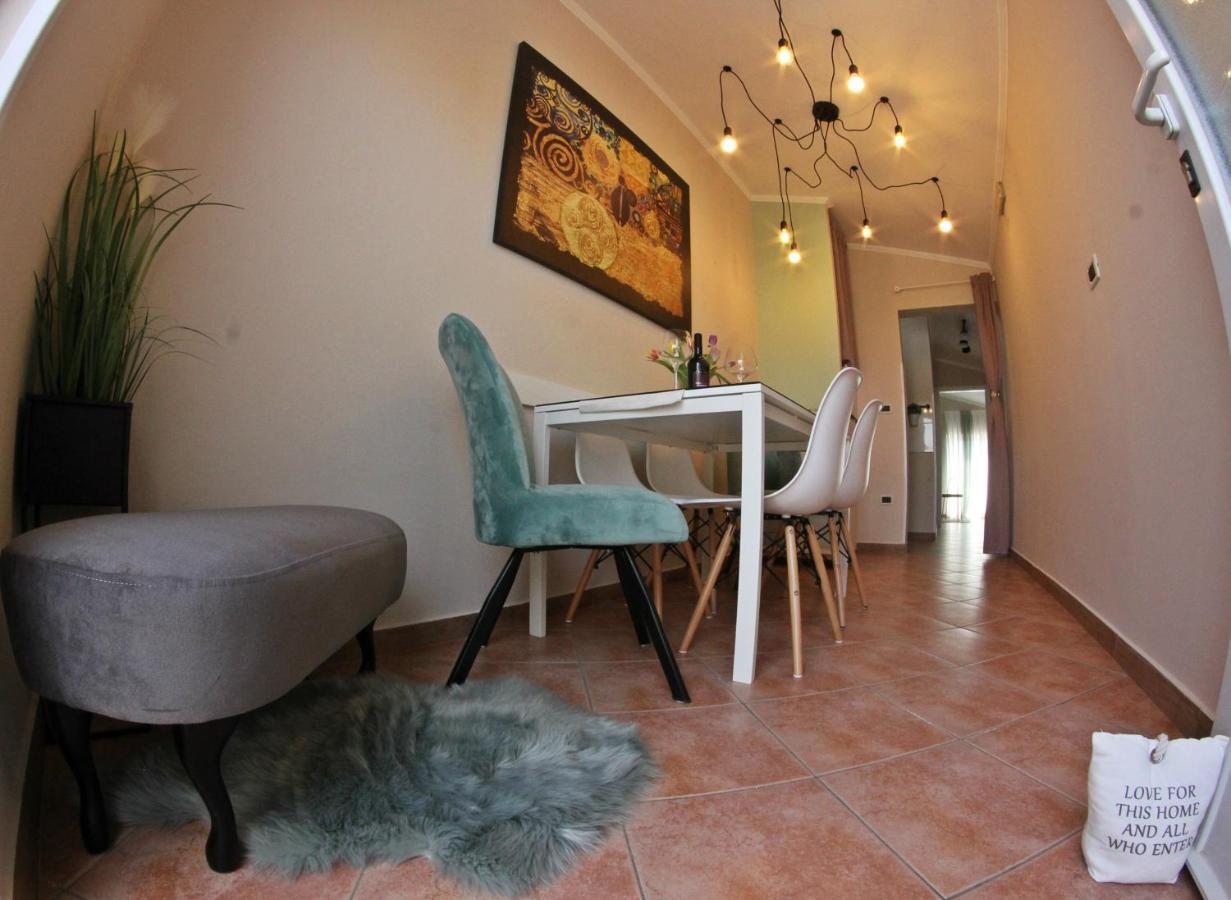Room And Apartment Doris Lovrečica Екстериор снимка
