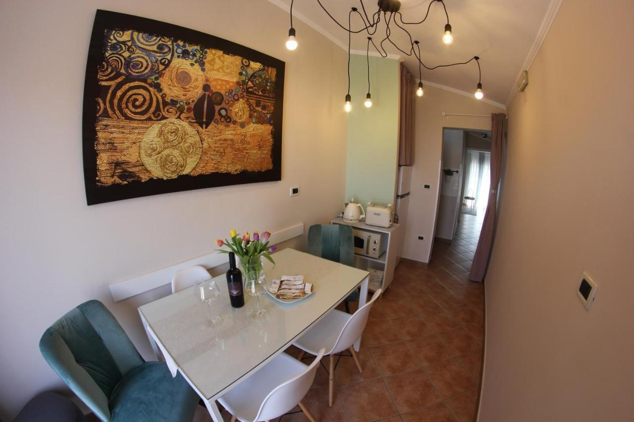 Room And Apartment Doris Lovrečica Екстериор снимка